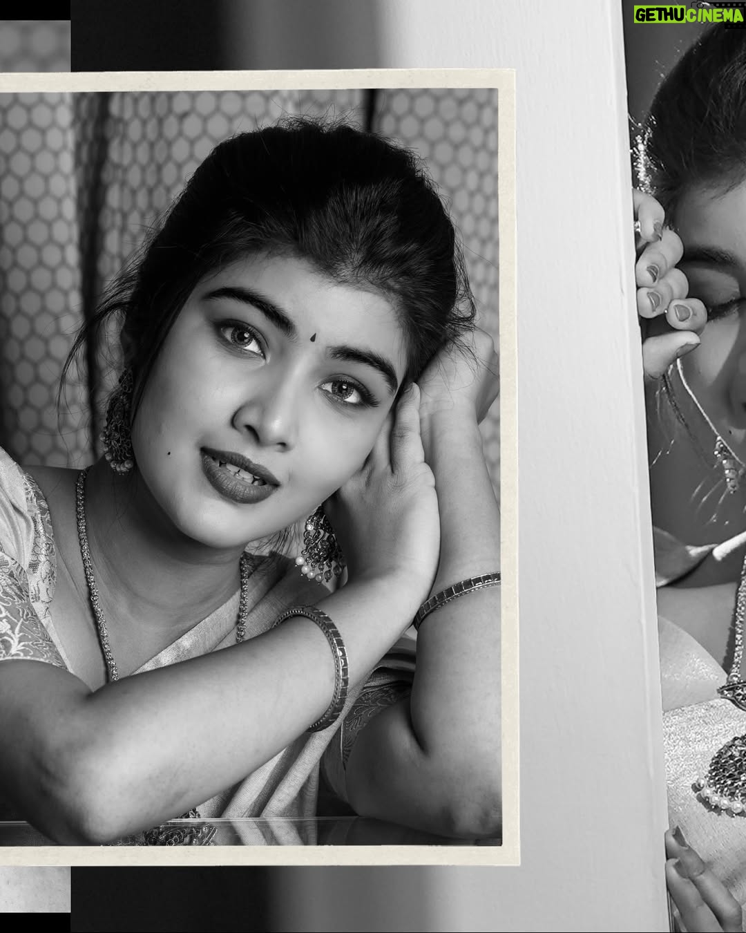 Amrutha Prem - 44.9K Likes - ನಗುವ ನಯನ ಮಧುರ ಮೌನ ✨

Wearing: @haritva_designer_studio 
Makeup & Hair: @geetha_artistry_ & @sahanadhani__makeover 
Captured by: @pixcelspace