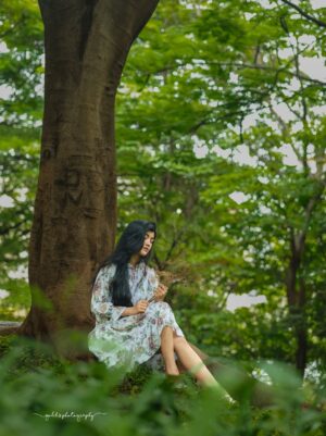 Amrutha Prem Instagram - Daydream🍂🤍

P.C: @golds_photography_ ✨