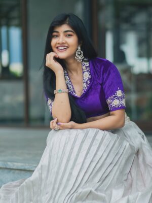 Amrutha Prem Instagram - 💕

Wearing: @haritva_designer_studio 🪻
Accessories: @thespatika ✨
P.C: @_n.i.k.k.y___ 🫶

#amruthaprem #bestieengagement💍 #bridesmaiddress #longduepost