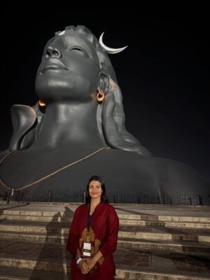 Amrutha Saju Instagram - 🔱Om Namah Shivaya🔱
I heard thousands of people chanting this mantra. It was unexpected, yet deeply devotional. I gazed at Him for hours.I don’t know why, I still see that face in front of me.but I couldn’t take my eyes off. I let go of my burdens, absorbed that positive energy, and returned with a heart full of peace and satisfaction🕉️

@isha.foundation