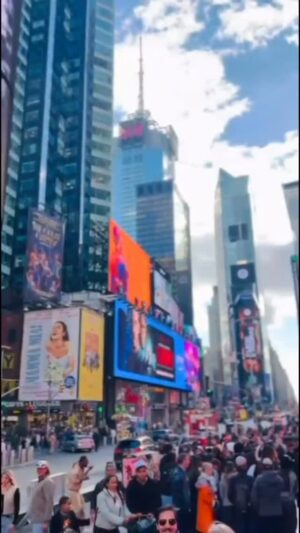 Ana Lorena Sánchez Instagram - oh, hey #TimesSquare ! 🙋🏽‍♀️ 
yeah… still pretty surreal, still wish i could’ve seen it in person, but oh so grateful and proud of @unspokenbondsfilm and every single person who made it happen. a film made by cast, crew, family & friends. hopefully it keeps bringing awareness towards the importance of mental health   family   personal growth.
this project is forever engraved on my heart.
- sunday reflection
shoutout to @emmigrullon one of our producers who immortalized this moment for all of us. 💜