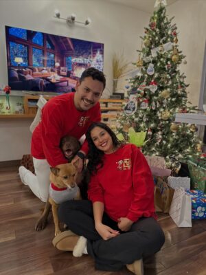 Ana María Estupiñán Instagram - Nuestra primera Navidad siendo 3 🥰 hoy celebramos el nacimiento de Jesús y qué ÉL es lo más hermoso que tenemos, pero también celebramos qué cumplió uno de los anhelos más grandes de nuestros corazones 🐣
Gracias Jesús por tanto, feliz cumpleaños, te amamos!!!
Feliz Navidad, qué esta sea una noche muy especial llena de muchísimo amor y alegría para tod@s ♡