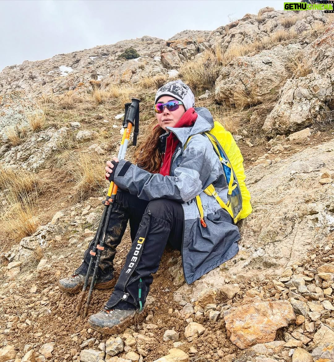 Ana Nemati - 16.4K Likes - من تو هستم و تو من ، من خودم را در تو میبینم و تو خود را در من ، صعود ما لحظه ای است در منتهای شکفتن های زندگی در چرخه هستی بخش گیتی …من روزی تو را دیدم و جای تو ایستادم و تو روزی من را میبینی و جای من #🌀 #♾ این لحظه های زیبای بودن تقدیم چشمان زیبایت #〰 
این هم دفتری دیگر از سفری دیگر ،روزی دیگر و مکانی دیگر ——بماند به یادگار (.)
لحظه های ماندگار از صعود (هایلایت ۱۵ ) 
#کوهنوردی #کوه #سفر #آناهیتا_نعمتی #آنا_نعمتی #ایران #کوهستان #صعود #قله_پلنگ_کوه 

#climbing #iran #mountains #annanemai #🗻 #naturephotography #universe #annahitanemati#time #peak #hyking #love
🌀متاسفم ، دو تا از عکس ها تکرار و‌یک عکس سیاه شده 🌀