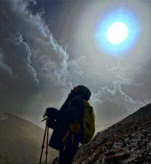 Ana Nemati Instagram - من تو هستم و تو من ، من خودم را در تو میبینم و تو خود را در من ، صعود ما لحظه ای است در منتهای شکفتن های زندگی در چرخه هستی بخش گیتی …من روزی تو را دیدم و جای تو ایستادم و تو روزی من را میبینی و جای من #🌀 #♾ این لحظه های زیبای بودن تقدیم چشمان زیبایت #〰 
این هم دفتری دیگر از سفری دیگر ،روزی دیگر و مکانی دیگر ——بماند به یادگار (.)
لحظه های ماندگار از صعود (هایلایت ۱۵ ) 
#کوهنوردی #کوه #سفر #آناهیتا_نعمتی #آنا_نعمتی #ایران #کوهستان #صعود #قله_پلنگ_کوه 

#climbing #iran #mountains #annanemai #🗻 #naturephotography #universe #annahitanemati#time #peak #hyking #love
🌀متاسفم ، دو تا از عکس ها تکرار و‌یک عکس سیاه شده 🌀