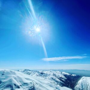 Ana Nemati Instagram - باشد که یک به یک قله های عشق و معرفت را بیابیم ، حضور در بودن از برای نیکی و مهربانی ، رسم روزگار همین است 
بماند در لحظه حضور ، آن لحظه بودن در هستی شگفت انگیز ✨
صعود بر قله زیبای لانه عقاب ( لحظه های ماندگار از صعود در ( هایلات ۱۴ ) 
این لحظات را با تو همراه زمینی ام به اشتراک میگذارم باشد که انرژی عشق و زیبائی هدیه ای ناچیز برای چشمان زیبایت باشد ♾
#کوه #صعود #قله #کوهنوردی #آناهیتا_نعمتی #آنا_نعمتی #ایران #بودن #عشق #قله_لانه_عقاب 
#annanematipic #hiyking #climbing #love #life #time #peak #mountains #iran #🌀 #♾ #♥️ #annahitanemati #annanemati