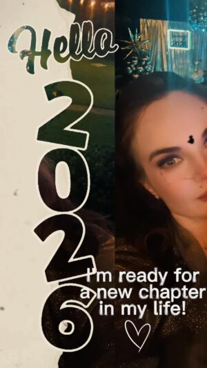 Ana Patricia Rojo Instagram - Que este año traiga bendiciones, alegrías y sorpresas agradables. Feliz 2026!! 🩷🌻☺️
