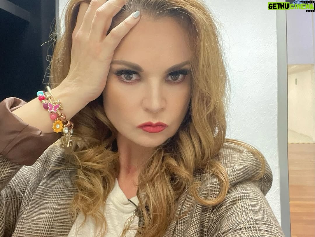 Ana Patricia Rojo - 2.7K Likes - About last night… Ayer dimos funciones de Las Leonas en Puebla y fue una linda noche, me siento profundamente agradecida. @lupjones #angélicaaragón #lasleonas