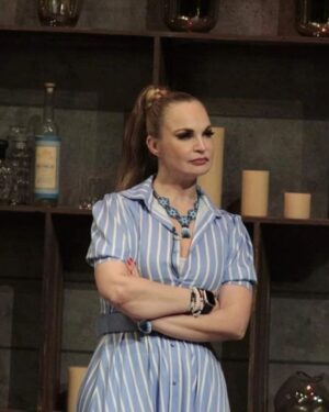 Ana Patricia Rojo Instagram - Gracias Tuxtla Gutiérrez por la funciones de ayer.. Gracias por las fotos @lyamisai 📸 Gracias por el café delicioso que me obsequiaron por las risas y los aplausos. Nos vemos el miércoles 3 en Tehuacán Puebla. Feliz inicio de mes a todos.. Bendiciones y alegrías #anapatriciarojo #lasleonas