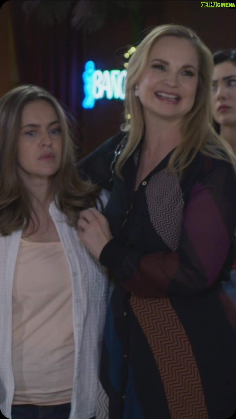 Ana Patricia Rojo - 1.9K Likes - Esther descubre a las fugitivas y se hace pasar como la mamá de Cecilia 🕵️‍♂️

#FugitivasEnBuscaDeLaLibertad, de lunes a viernes a las 8:30 p. m. MEX, #ConLasEstrellas ✨