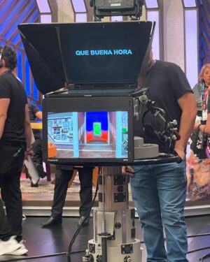 Ana Patricia Rojo Instagram - Hoy tocó ir a Televisa a grabar un programa que se llama #quebuenahora y el viernes Las Leonas El Paso, TX 
Magoffin Theatre 
2 funciones : 6:30PM & 9PM 
 @lasleonasteatro