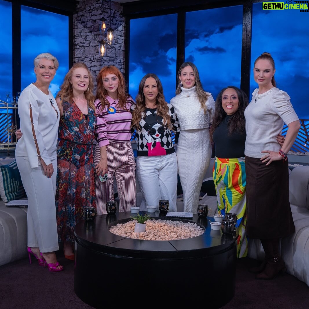 Ana Patricia Rojo - 1K Likes - Esta noche @ap_rojo llega a la sala de las #Netas para hablar acerca de la vergüenza acompañada de @valentinamente_feliz 🙌

#NetasDivinas todos los miércoles a las 9:30 p.m. por #Unicable
