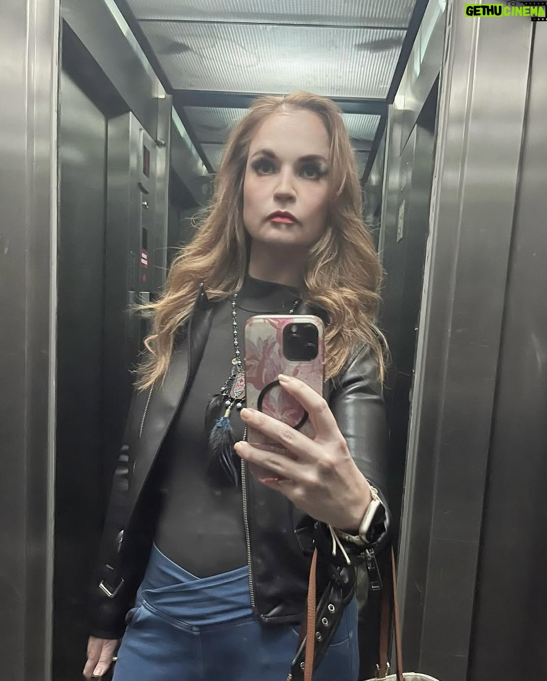 Ana Patricia Rojo - 6.4K Likes - Hoy tocó ir a Televisa a grabar un programa que se llama #quebuenahora y el viernes Las Leonas El Paso, TX 
Magoffin Theatre 
2 funciones : 6:30PM & 9PM 
 @lasleonasteatro
