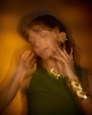 Anagha Ravi Instagram - Darling, shine! That’s all. 💫
Styling @styyledbyjoe
Photography @jibinartist
Muah @makeup_artist_aneeshmadhav_in
Outfit @vemoragrey
Jewellery @purpletulip.in
Location @plan.b.actions
Styling team @raashi___na__
