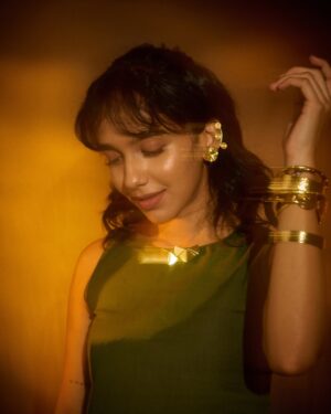 Anagha Ravi Instagram - Darling, shine! That’s all. 💫
Styling @styyledbyjoe
Photography @jibinartist
Muah @makeup_artist_aneeshmadhav_in
Outfit @vemoragrey
Jewellery @purpletulip.in
Location @plan.b.actions
Styling team @raashi___na__