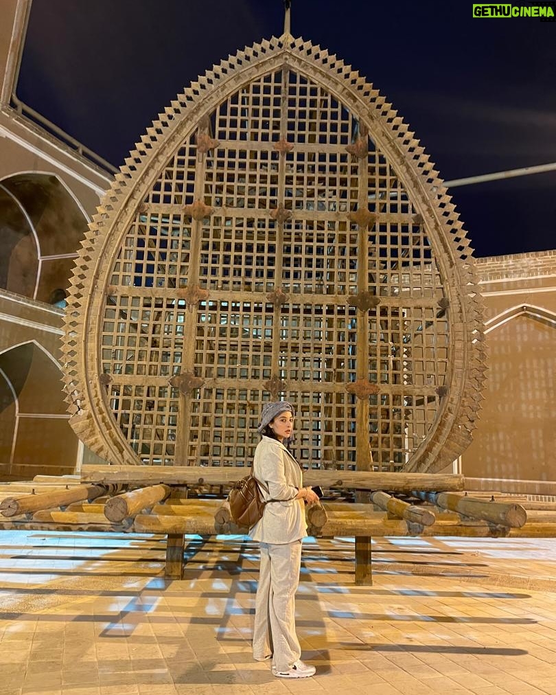 Anahita Dargahi - 64.7K Likes - از مجموعه عکسهای یزد زیبا
عاشق معماری خشتی یزد شدم
چقدر زیباست
شهر بادگیرها☀️🙌🏻

عکس @maralmohajer_