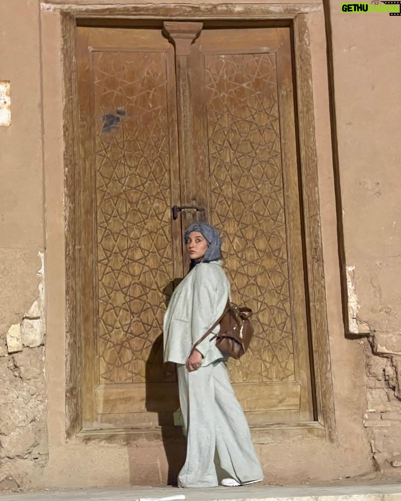 Anahita Dargahi - 64.7K Likes - از مجموعه عکسهای یزد زیبا
عاشق معماری خشتی یزد شدم
چقدر زیباست
شهر بادگیرها☀️🙌🏻

عکس @maralmohajer_