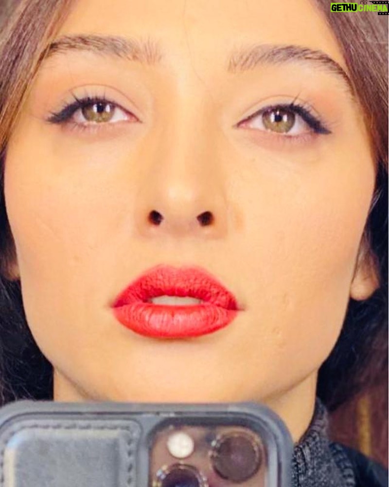 Anahita Dargahi - 65.6K Likes - #آناهیتادرگاهی
#anahitadargahi