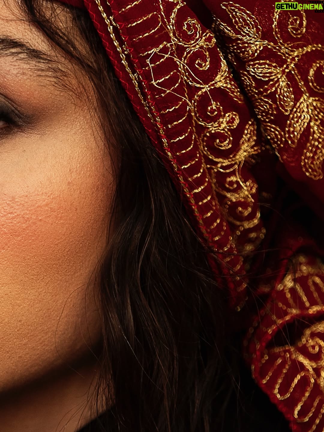 Anahita Dargahi - 76.2K Likes - 