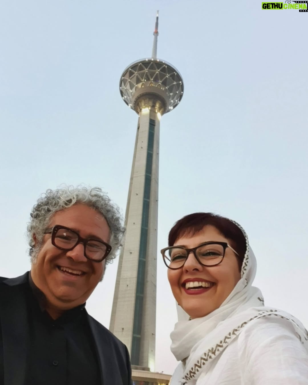 Anahita Hemmati - 55K Likes - .
من از یادت نمیکاهم. رفیق روزهای تلخ و شیرین، ای آبتینی که حتی به سخت ترین مشکلات هم میخندیدی. یادش بخیر چقدر با تو میشد از ته دل خندید. چقدر با تو میشد حرف داشت، حتی با یه بلال خوردن ساده هم کلی بهانه های مسخره برای خندیدن میتونستیم پیدا کنیم.حیف.... برای ندیدن روی خندانت خیلی زود بود که بری، اما یاد و خاطره ات در قلبهای همه دوستانت تا نفس میکشیم، زنده و بسیار درخشانه....
#بکتاش_آبتین #آبتین #آناهیتا_همتی #آناهیتاهمتی #آناهیتا #برج_میلاد #رفاقت #دوست_هنرمندم 
#baktashabtin #abtin #filmmaker #poet #writer #anahitahemmati #anahita #friendship #bff #iranianartist #photobyanahitahemmati #tehran #iran #smile #smilingfaces