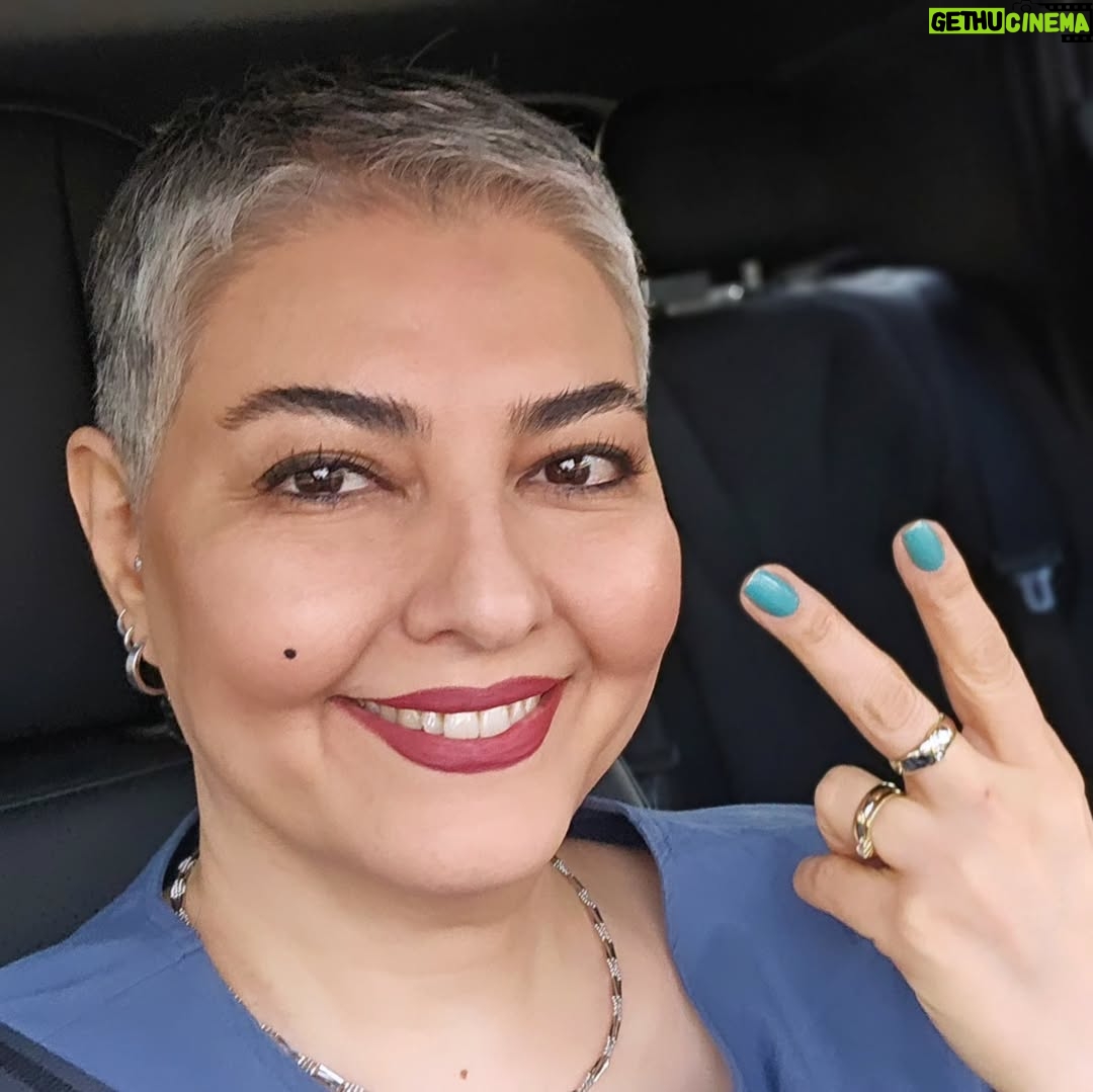 Anahita Hemmati - 104.7K Likes - .
یکبار به دنیا میاییم و همین یک زندگی رو داریم،
من #خودم هستم،  بااینکه در نیرنگستانی دود آلود و تباه زندگی میکنم. 
#راه_دشوار_زن_بودن #من_خودم_هستم
#آناهیتا_همتی #آناهیتاهمتی #آناهیتا #من_ایرانم #زن_زندگی_آزادی
#anahitahemmati #anahita 
#آذرماه۱۴۰۴