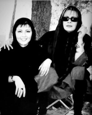 Anahita Hemmati Instagram - .
چه جوری باور کنم که خانوم #بیتا_فرهی هم رفت 😭
#bitafarahi #rip
عکس از پشت صحنه سریال طلسم شدگان #سال۸۲
بیست سال پیش....
#anahitahemmati #anahita #20yearsago
#nostalgia
#آناهیتا_همتی #آناهیتاهمتی #آناهیتا