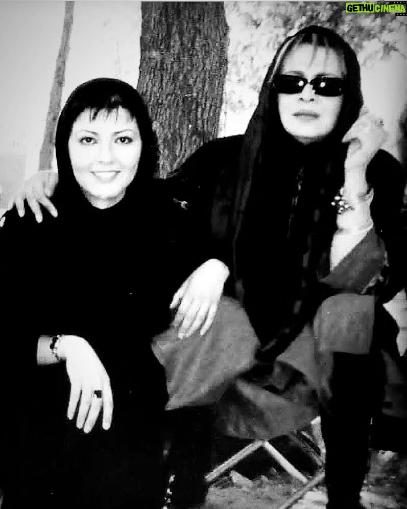 Anahita Hemmati - 32.7K Likes - .
چه جوری باور کنم که خانوم #بیتا_فرهی هم رفت 😭
#bitafarahi #rip
عکس از پشت صحنه سریال طلسم شدگان #سال۸۲
بیست سال پیش....
#anahitahemmati #anahita #20yearsago
#nostalgia
#آناهیتا_همتی #آناهیتاهمتی #آناهیتا