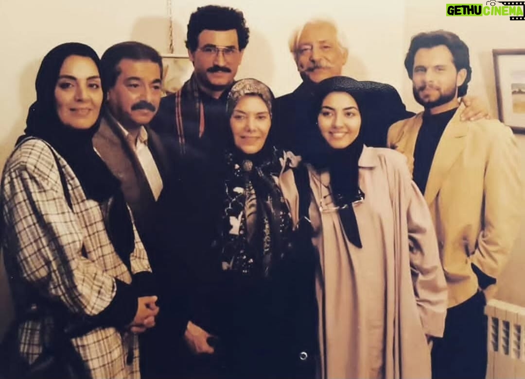 Anahita Hemmati - 46.7K Likes - .
زهره جون، خاطرات قشنگ، مهربانی و روی خوش شما رو هرگز فراموش نمیکنم.
#زهره_حمیدی در آرامش خفت. #یادش_گرامی
عکس از پشت صحنه سریال #بهشت_گمشده #سال۷۵
