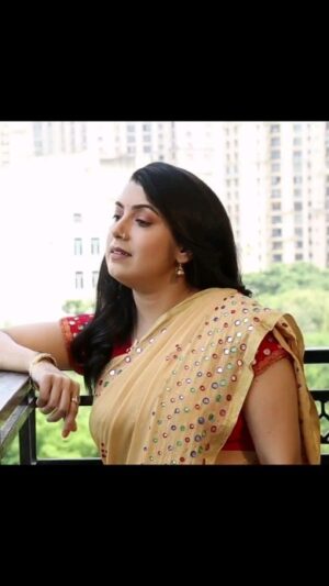 Anamika Singh Instagram - Teri Ummed Tera Intezaar Karte hain #singer #anamikasingh #teriummedteraintezarkartehain #bollywoodsongs #musicindustry #musician #latamangeshkar #alkayagnik #oldsongs #songforever #coversong #romanticsongs #lovesongs #sadsongs #indianmusic
