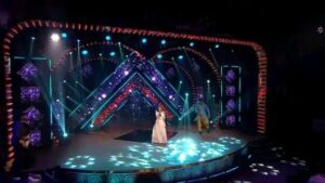 Anamika Singh Instagram - When @singer_shaan @vishalmishraofficial clapping on this performance 😍😍🥳💕
#sur #tvshow #singer #realtyshow #anamikasingh #reels #music #song