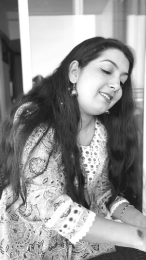 Anamika Singh Instagram - Jiya Bekarar hai... Lata ji ko Shardhanjali 🙏🙏 #latamangeshkar #firstdeathanniversary #tribute #reels #anamikasingh #trendingreels #oldsongs #bollywoodsongs