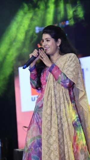 Anamika Singh Instagram - Performed live on stage on 16th September for Pasbaan-e-Adab in association with @ministryofculturegoi @pasbaaneadab
Like, comment, share and follow!!
I hope you guys enjoy it. 🌼
If you do, then don’t forget to like, comment, and share.
To follow my musical journey more closely, subscribe to my YouTube channel (link in bio) and follow me on Instagram.
Your support is deeply appreciated. Thank you!
#music #oldsongs #retro #songs #song #art #artist #singer #cover #coversong #talent #cine #photography #video #HindiMusic #BollywoodMusic #BollywoodSongs #IndianMusic #HindiSongs #OldHindiSongs #NewBollywoodHits #DesiMusic #IndianClassicalMusic #BollywoodHits.