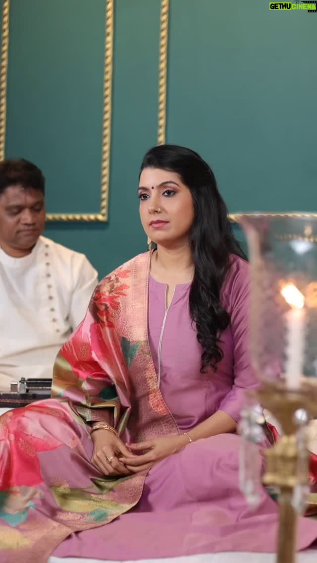 Anamika Singh - 1.8K Likes - Aaj Pehlu Me Seedhe Chale Aaiye.... 

#dranamikasingh #ghazal #newreels #singer #bollywoodhits #ghazal #hindisongs #ghazallovers #music #newmusicalert🚨 #song #shayari #instagram #newreelsvideo😘❤️❤️🙈😍