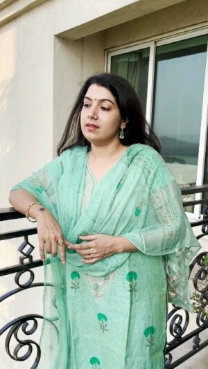 Anamika Singh Instagram - Katai Geet #anamikasingh #singer #music #viral #songs #bollywoodsongs #desimusic #lokgeet #songlovers #bollywoodsongs #trending #reels #instagram #facebook #newpost #newreels #reelmaking #sultanpur #music #chait #former