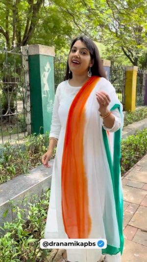 Anamika Singh Instagram - 🇮🇳Jai Hind🇮🇳
आप सभी को आजादी के 77 वर्षों की ढेर सारी सुभकामनाएँ।
Dont forget to share with your friends and family.
Song : Desh Rangeela
Cover by @dranamikapbs
Like, comment, share and follow!!
I hope you guys enjoy it. 🌼
If you do, then don’t forget to like, comment, and share.
To follow my musical journey more closely, subscribe to my YouTube channel (link in bio) and follow me on Instagram.
Your support is deeply appreciated. Thank you!
#music #oldsongs #retro #songs #song #art #artist #singer #cover #coversong #talent #cine #photography #video #HindiMusic #BollywoodMusic #BollywoodSongs #IndianMusic #HindiSongs #OldHindiSongs #NewBollywoodHits #DesiMusic #IndianClassicalMusic #BollywoodHits.