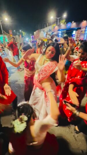 Anangsha Biswas Instagram - UNPERTURBED !!! The Bong Madness Got Unleashed And Yes We Can Work The Saree Well 😜👻🤪. #anangshabiswas #durgapujo #family #kolkata #bengali