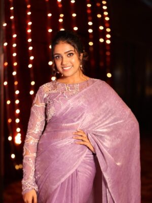 Ananya Amar Instagram - Hosted the Red Carpet for Zee Kutumba Awards 2025 as a Family Member this time . 
Felt Great 🤩. 

@houseofyugaanta  came to my rescue with this beautiful saree and I can't even start explaining about the blouse , work and prefection of the whole outfit 🤩 

@makeup_stories_by_gowtham doing his magic on my skin as always 🥰 

@shamantha_rangaswamy made me rapulzel in a bun 🤩 

pc @manjunath_gowda333 and Sidde Gowdru 😁