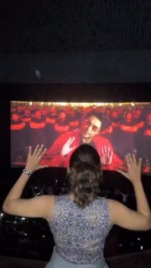 Ananya Amar Instagram - always wanted to dance to a hit song in a crowded theatre , couldn't find a better opportunity than this ! 😎🤩

#thedevilmovie #challengingstardarshan #idrenemdiyagirbek #ananyaamar #bujjifeels #bujjireels #beingbujji #bujjidances #dboss 
@theasrsings @santosh_shekar
