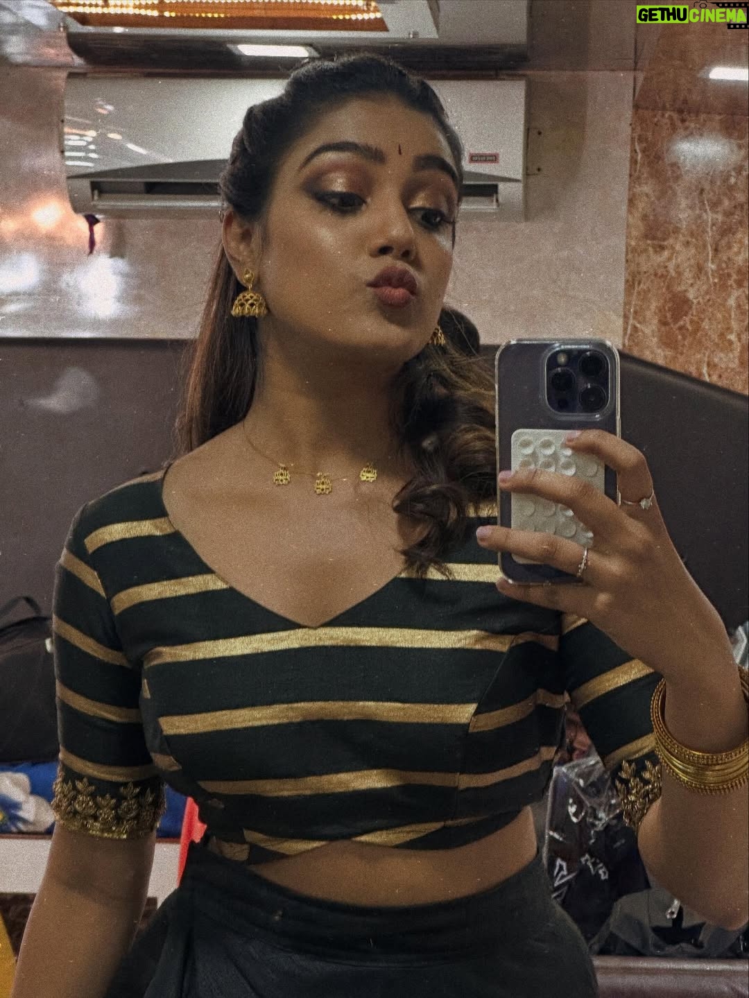 Ananya Amar - 7.3K Likes - SEP 👏🏻 TEM 👏🏻 BER 👏🏻 
you were like the perfect temparature of my coffee ☕️

#september #grateful