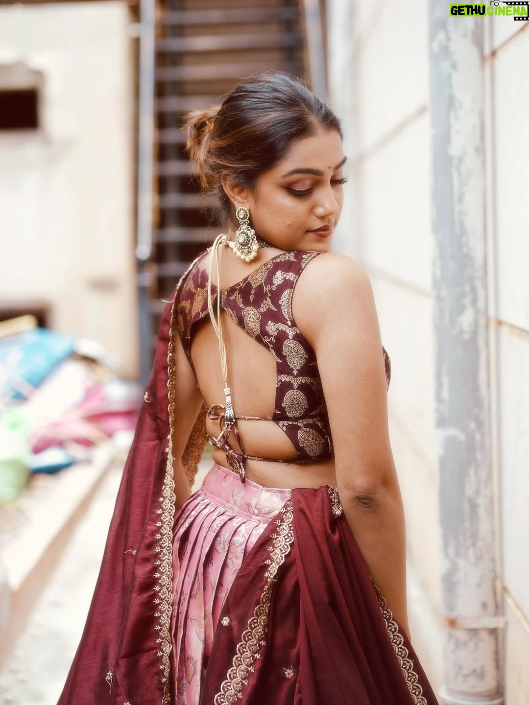 Ananya Amar - 16.6K Likes - A reality show helps you realise a lot of things about yourself and #BB2 made me realise my potential and passion towards the work I do 🤗 I have enjoyed every day working for the show . 
I'm grateful for all the experiences and opportunities I got because of the show which I had never imagined. I have received lot of love and recognition from people 🥹 I will cherish this in my heart for a really long time 🫰🏻 Looking forward and manifesting great things now🤞🏻❤️
Thank You @zeekannada 🙏🏻
Thank You Audience 🫰🏻 
Thank You to the creative team of the show . 
Thank You to the whole crew of Bharjari Bachelors 🤩
Thank You Appa , Amma and @ankita.amar 🤍

Final Look 🤩
outfit @inayadesignerstudio 
makeup @makeup_stories_by_gowtham 
jewelley @purple_box_by_manasvi 
captured by @pradeepmachar ☺️
#BB2 #AnanyaAmar #ZeeKannada