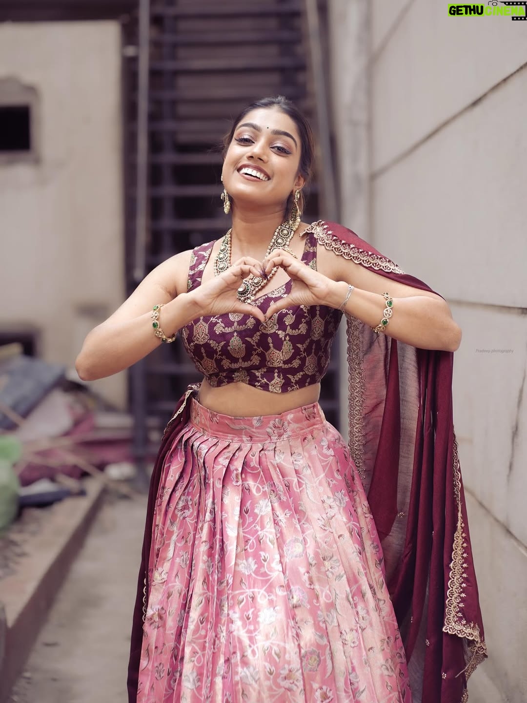 Ananya Amar - 16.6K Likes - A reality show helps you realise a lot of things about yourself and #BB2 made me realise my potential and passion towards the work I do 🤗 I have enjoyed every day working for the show . 
I'm grateful for all the experiences and opportunities I got because of the show which I had never imagined. I have received lot of love and recognition from people 🥹 I will cherish this in my heart for a really long time 🫰🏻 Looking forward and manifesting great things now🤞🏻❤️
Thank You @zeekannada 🙏🏻
Thank You Audience 🫰🏻 
Thank You to the creative team of the show . 
Thank You to the whole crew of Bharjari Bachelors 🤩
Thank You Appa , Amma and @ankita.amar 🤍

Final Look 🤩
outfit @inayadesignerstudio 
makeup @makeup_stories_by_gowtham 
jewelley @purple_box_by_manasvi 
captured by @pradeepmachar ☺️
#BB2 #AnanyaAmar #ZeeKannada