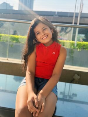 Ananya Gambhir Instagram - Feeling cute 🥰
Thanku @_shivam_1216 for these amazing gifts❤️
