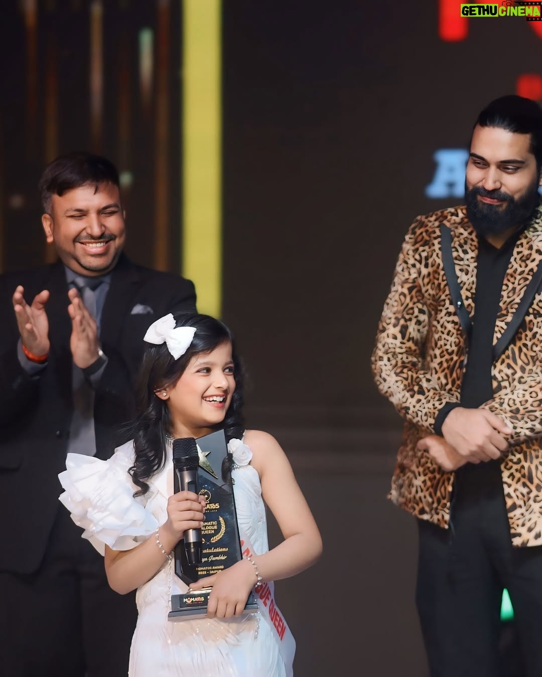 Ananya Gambhir - 139.3K Likes - Btao kaisi lag rahi hoon ?💕🦋🙈

@momatos.in 
@naveennebhnani 

#cute #pic #award #momatos #hossana #explore #viral #status #beautiful #love #trending