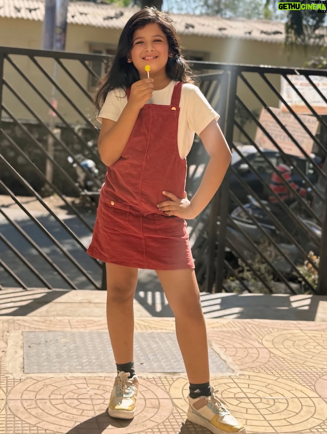 Ananya Gambhir - 7.1K Likes - Hu na cute??