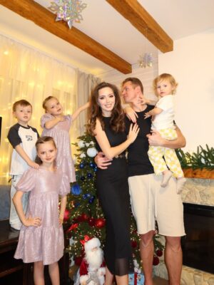 Anastasia Kostenko Instagram - С наступающим Новым 2026 годом, друзья!
Пусть он будет прекрасным, плодотворным и самым счастливым!
Пусть все будут здоровы и счастливы!