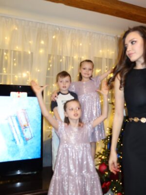 Anastasia Kostenko Instagram - С наступающим Новым 2026 годом, друзья!
Пусть он будет прекрасным, плодотворным и самым счастливым!
Пусть все будут здоровы и счастливы!
