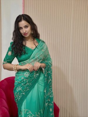 Anaya Pratap Instagram - This Diwali, may your inner light burn brighter than any sparkle around you.
#InnerLight #DiwaliVibes #MindfulFestivities