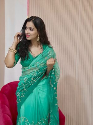 Anaya Pratap Instagram - This Diwali, may your inner light burn brighter than any sparkle around you.
#InnerLight #DiwaliVibes #MindfulFestivities