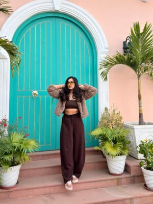 Anaya Pratap Instagram - Nothing makes me happier than showing off my professional and disgustingly brilliant side, just to remind them there is an actual brain behind this pretty face.
Location- @dolcevitapushkar