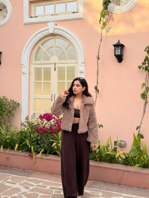 Anaya Pratap Instagram - Nothing makes me happier than showing off my professional and disgustingly brilliant side, just to remind them there is an actual brain behind this pretty face.
Location- @dolcevitapushkar