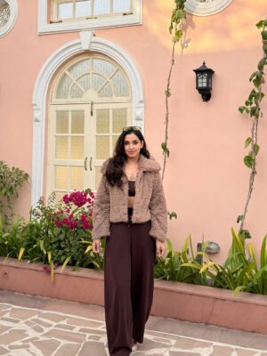 Anaya Pratap Instagram - Nothing makes me happier than showing off my professional and disgustingly brilliant side, just to remind them there is an actual brain behind this pretty face.
Location- @dolcevitapushkar